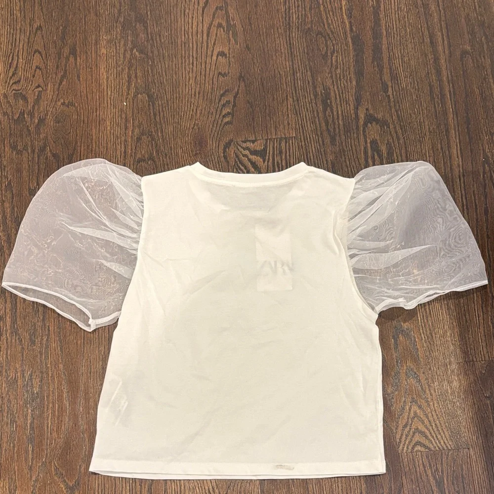 NWT Zara Women’s White Blouse with Sheer Puff Sleeves Size Small